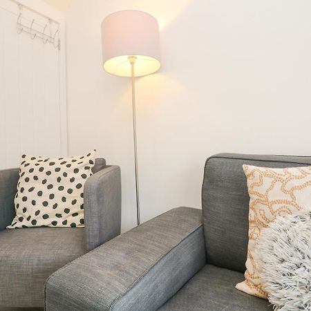 1 Queensway Gardens 海尔 外观 照片